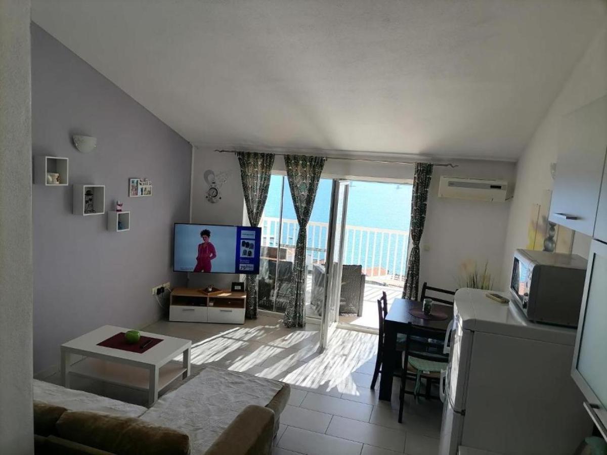 Apartman Sutalo Komarna Exterior foto